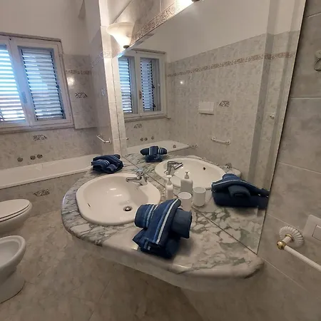 A Casa Di Ilda ホームステイ オルビア