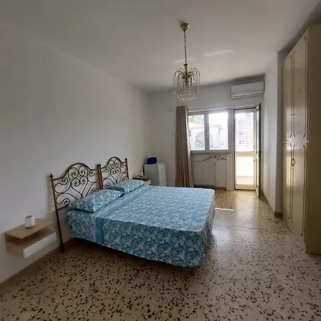 A Casa Di Ilda ホームステイ オルビア